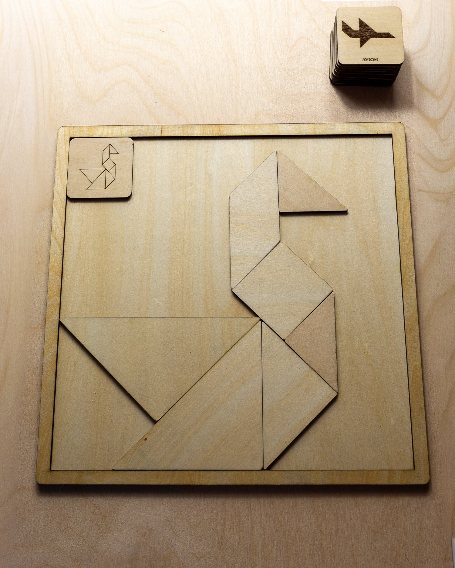 Tangram Évolutif en Bois — Jeu de Réflexion et de Géométrie