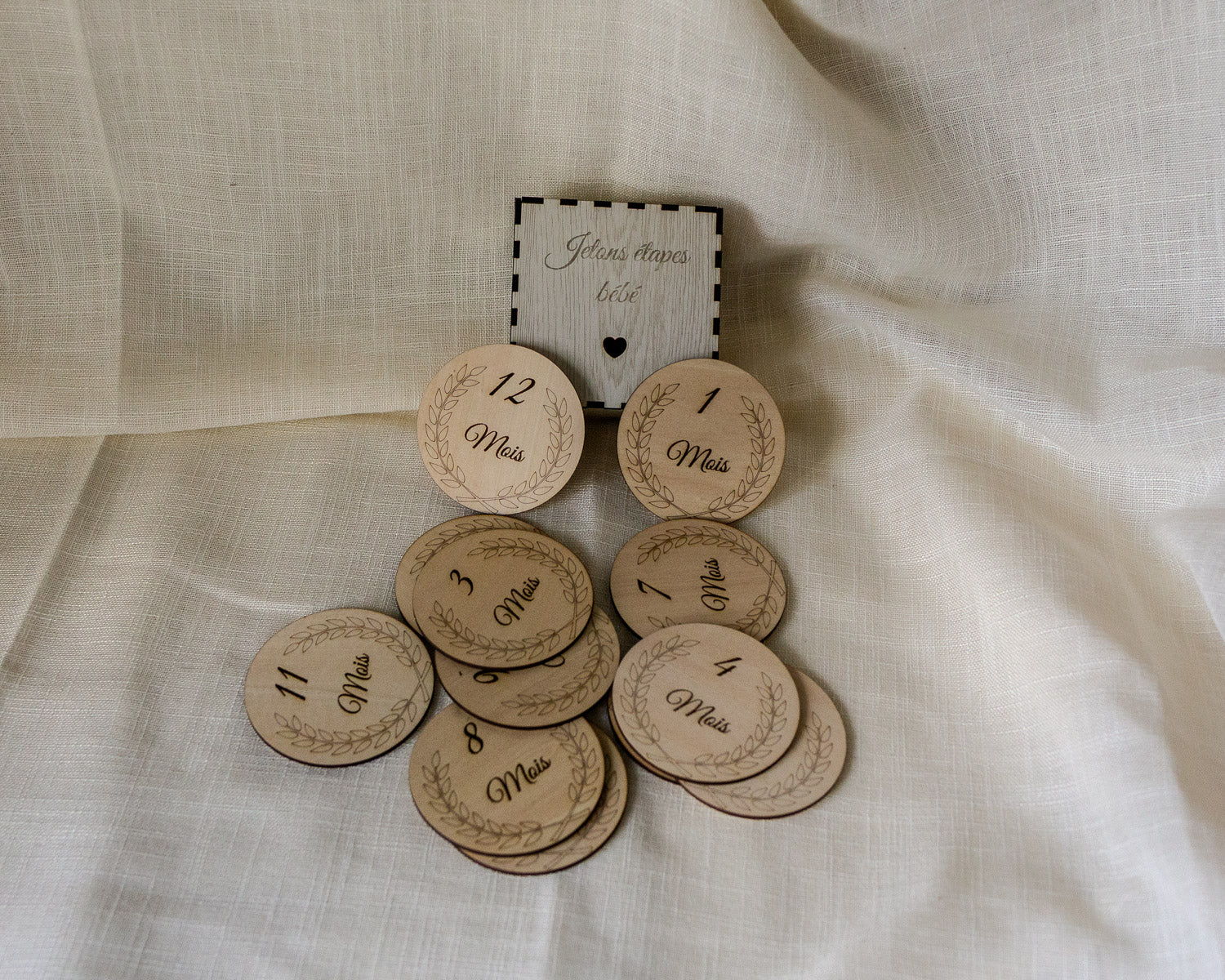 Jetons Étapes Bébé en Bois – Coffret Souvenir des 12 Premiers Mois