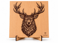 Tableau Cerf gravé sur bois – Décoration artisanale 30 × 30 cm - Avalenn Créations